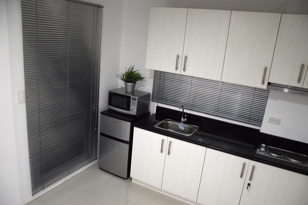 Jazz Makati Luxury Apartment Manilla Buitenkant foto